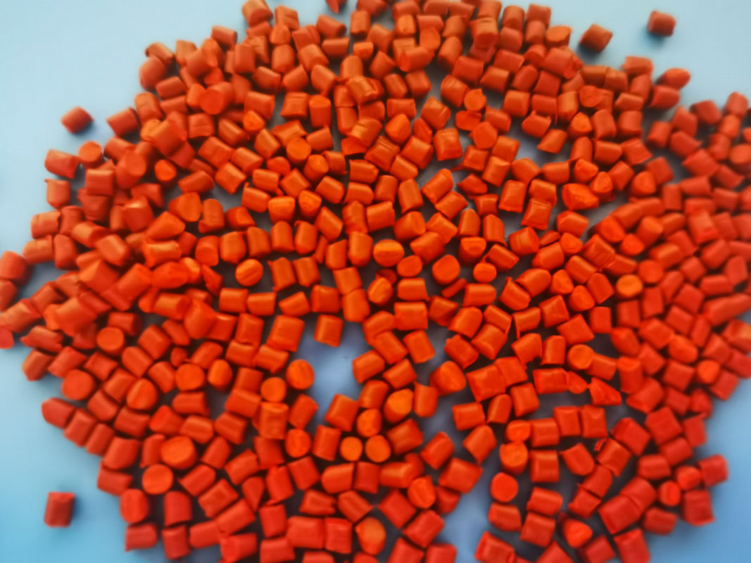 20% Concentration 818 Red Masterbatch For Plastic Film Injection Moulding
